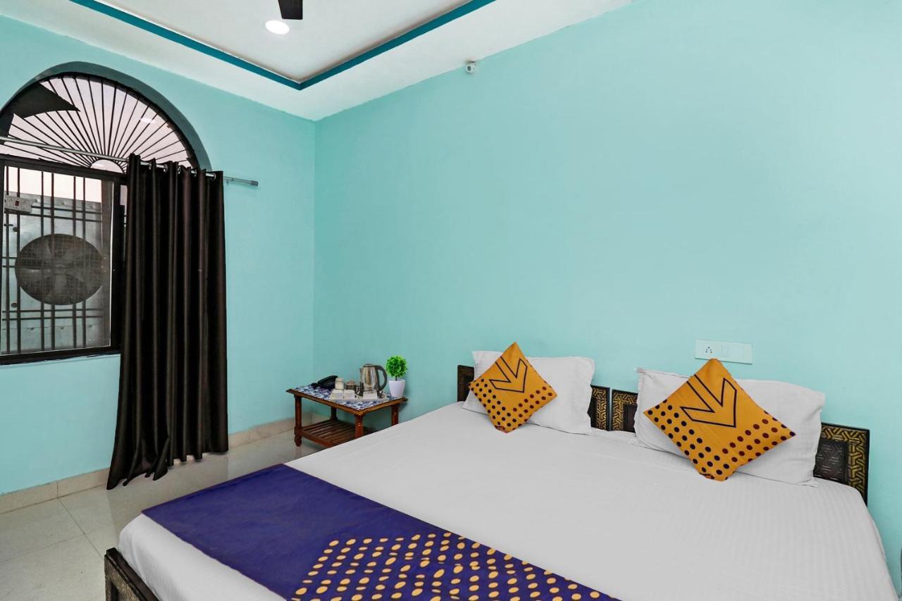 SPOT ON 37040 Hotel Ayushman Palace Bilāspur Exterior foto